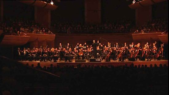 Elgar_s_Enigma_Gallery_whole_orchestra.jpg