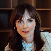 Profile picture of Emily Perkins
