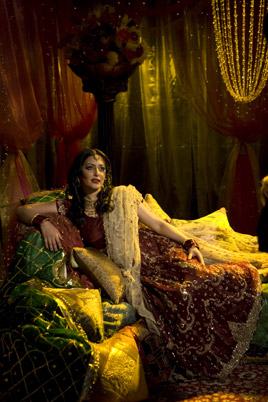 Laila-Rouass-_Anita_-Anita-poses-for-her-cooking-show-photoshoot.jpg