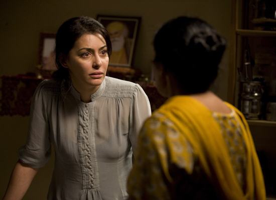 Laila-Rouass-_Anita_-and-Leela-Patel-_Tara_-Anita-and-Tara-exchange-some-harsh-words.jpg