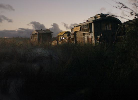 Maddigan_s_Quest_Gallery_Caravans.jpg