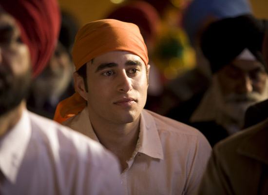 Nathan-Whitaker-_Michael_-Michael-attends-his-first-prayer-meeting-at-the-Gurudwara-Temple.jpg