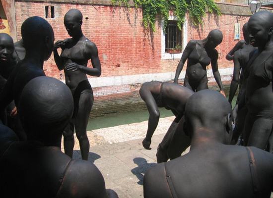 The-Art-Star-and-the-Sudanese-Twins-Gallery-5.jpg