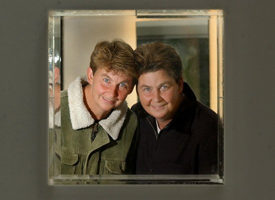 Topp-Twins-Gallery-4.jpg