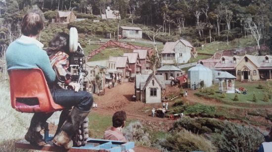 Village_set_ws_110635.jpg